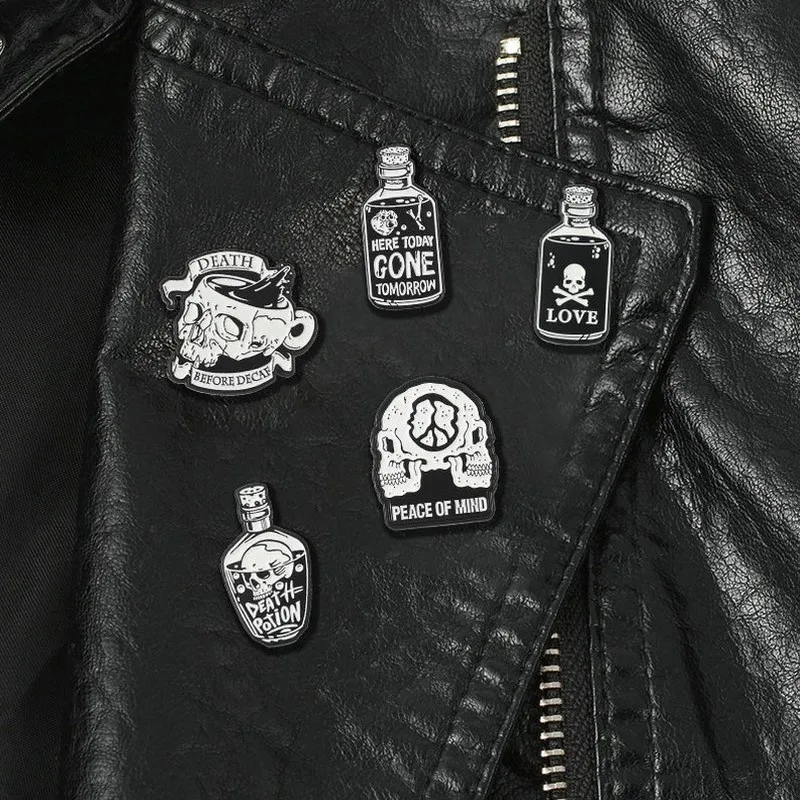10 PCS / LOT Punk Skeleton Enamel Pins Custom Black White Skull Potions Brooches Lapel Badges Cool Gothic Jewelry
10 PCS / LOT Punk Skeleton Enamel Pins Custom Black White Skull Potions Brooches Lapel Badges Cool Gothic Jewelry