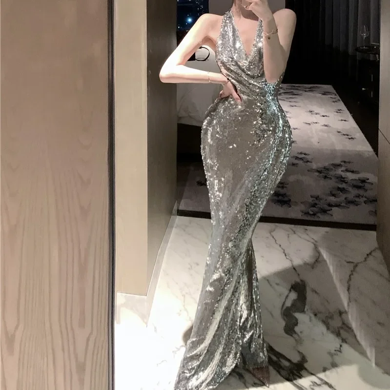 Sexy deep V hip-hugging Backless Silver Maxi Dress Fashion High Waist Slim Sleeveless Robe Women's Evening Dress
Sexy deep V hip-hugging Backless Silver Maxi Dress Fashion High Waist Slim Sleeveless Robe Women's Evening Dress