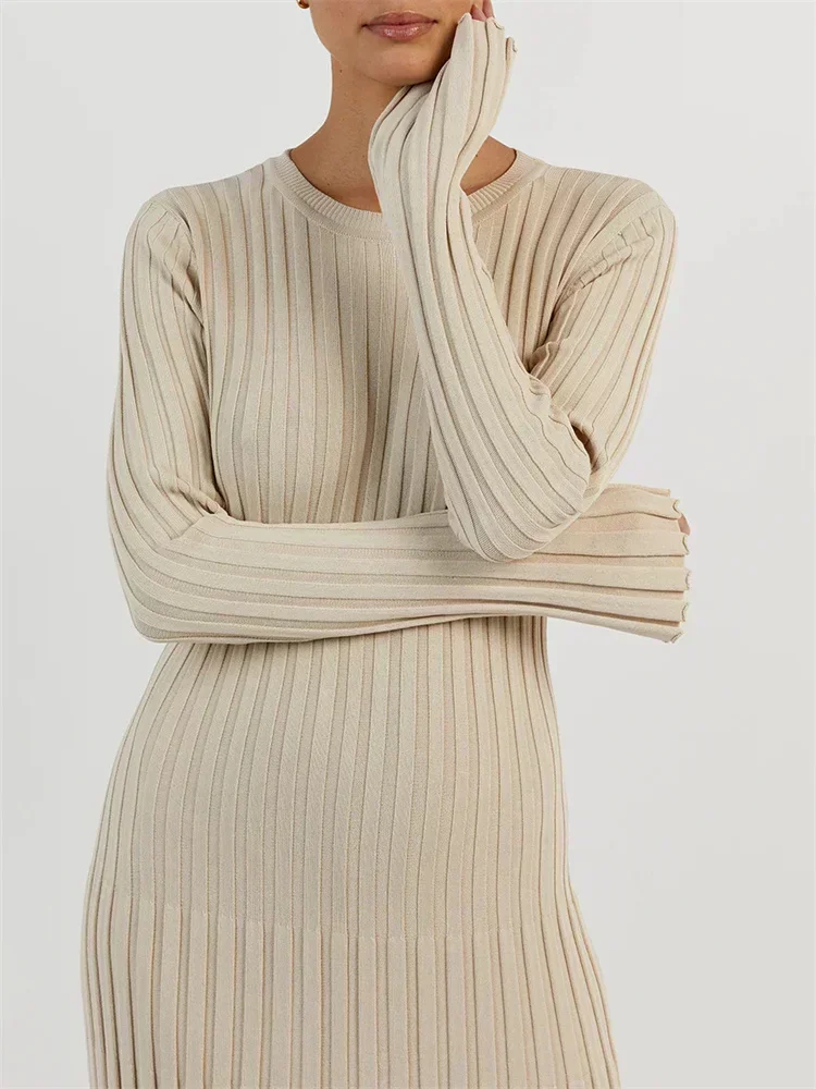 Lace-Up Female Knit Maxi Dress Autumn High Waist Fashion Patchwork Long Sleeve Loose Solid Dress Bandage Knitwear Dress
Lace-Up Female Knit Maxi Dress Autumn High Waist Fashion Patchwork Long Sleeve Loose Solid Dress Bandage Knitwear Dress