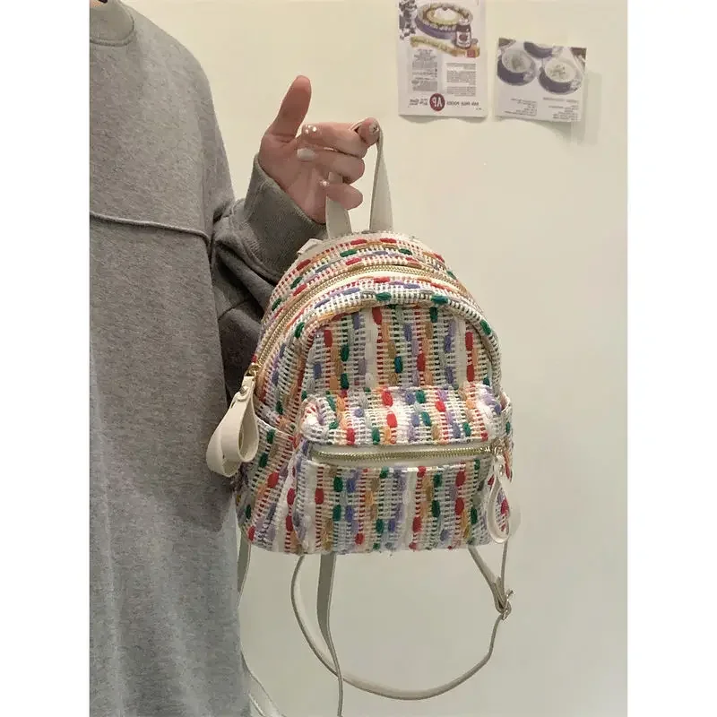 Korean Rainbow Knitted Backpack 2024 Summer New Canvas Travel Backpacks Fashion Designer Versatile Women's One Shoulder Handbags 
Korean Rainbow Knitted Backpack 2024 Summer New Canvas Travel Backpacks Fashion Designer Versatile Women's One Shoulder Handbags