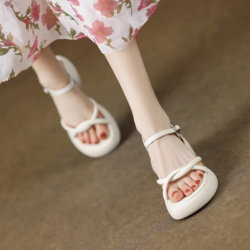 Sandalias De Mujer New Summer Waterproof Platform Sandals Women High-heels Elegant Woman Shoes Simple Ersatile Sandals Slippers
Sandalias De Mujer New Summer Waterproof Platform Sandals Women High-heels Elegant Woman Shoes Simple Ersatile Sandals Slippers