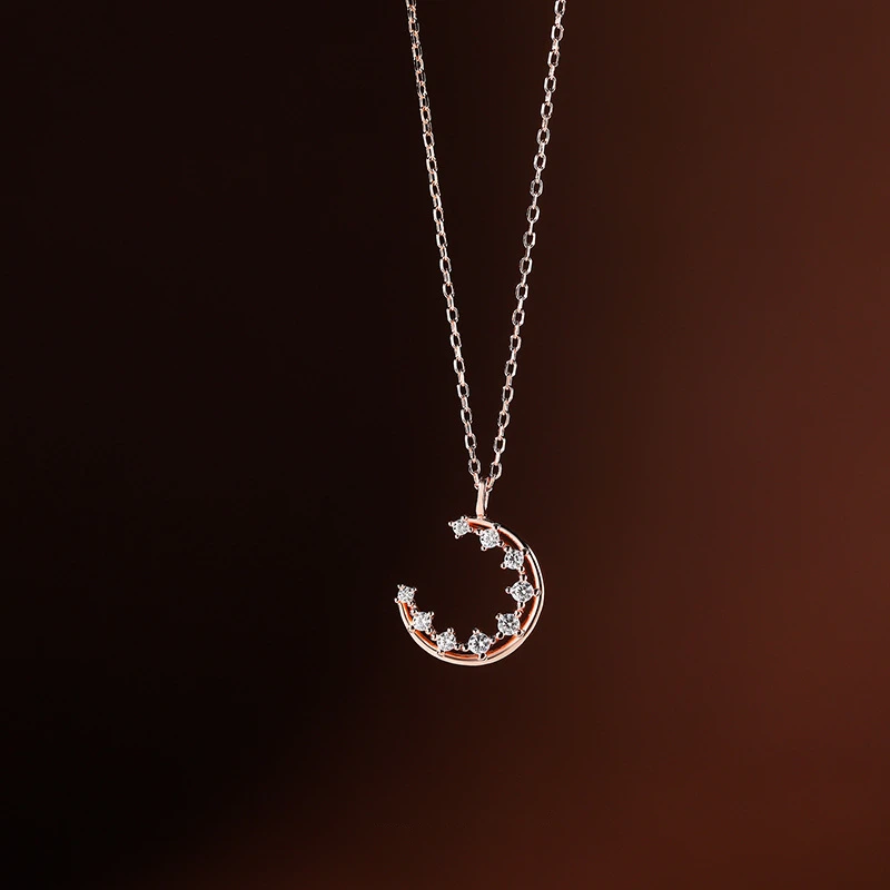 925 Sterling Silver Inlaid Zircon Moon Pendant Necklace for Women Simple Temperament Small Fresh Clavicle Chain Jewelry Gift
925 Sterling Silver Inlaid Zircon Moon Pendant Necklace for Women Simple Temperament Small Fresh Clavicle Chain Jewelry Gift