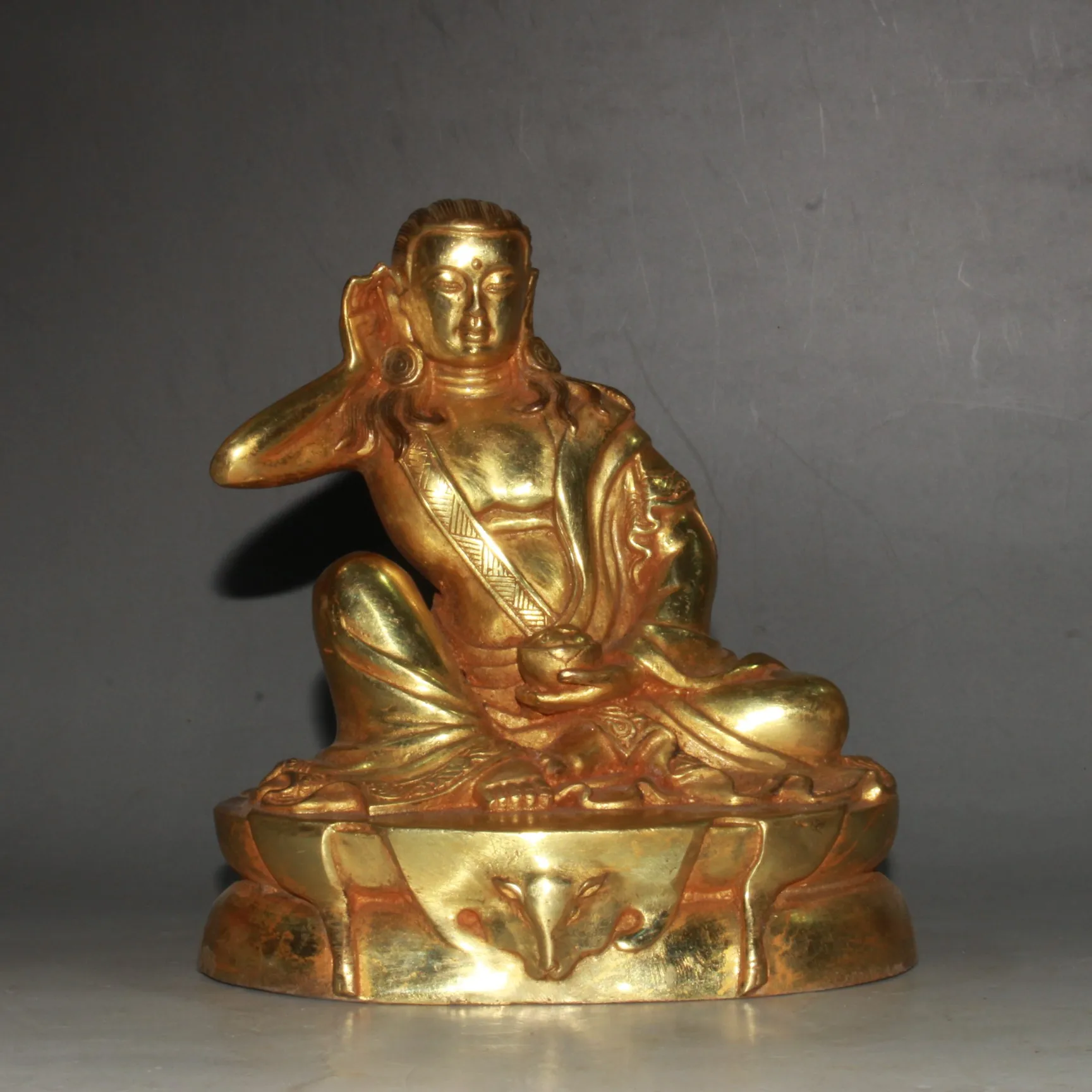 

Home Crafts Pure Copper Buddha Statues With Exquisite Workmanship and Beautiful Appearance are Worth Decorating and Collecting