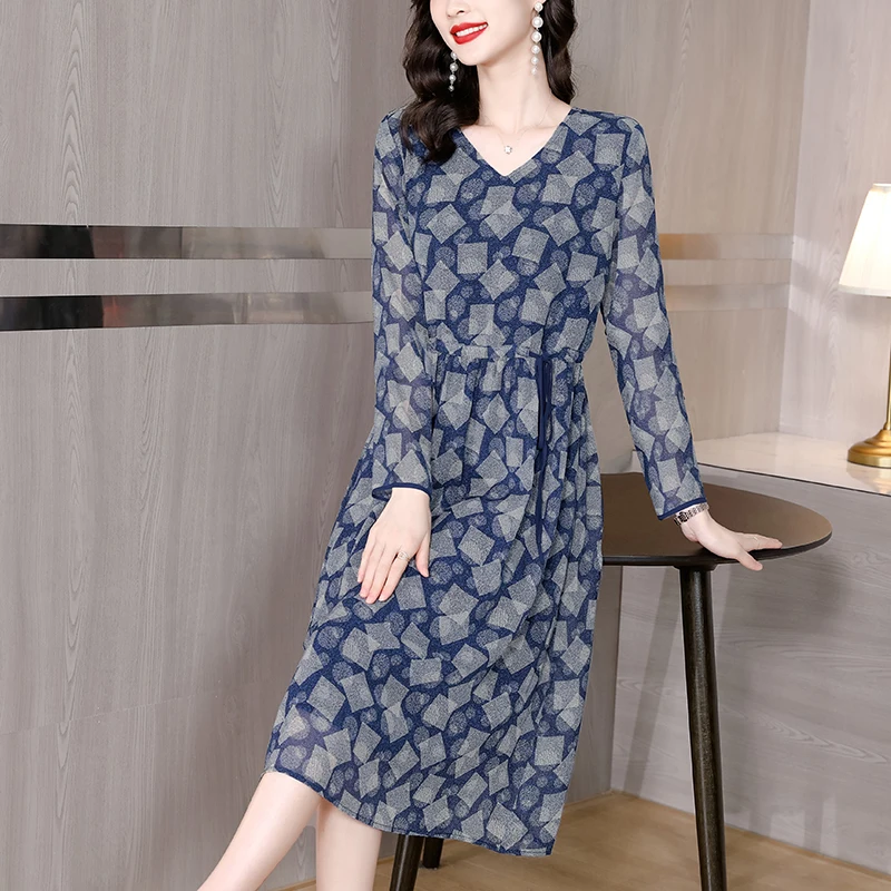 Summer Blue Floral Chiffon Fashion Light Midi Dress Women Korean Vintage Hepburn Party Vestidos New Elegant Bodycon Dress
Summer Blue Floral Chiffon Fashion Light Midi Dress Women Korean Vintage Hepburn Party Vestidos New Elegant Bodycon Dress