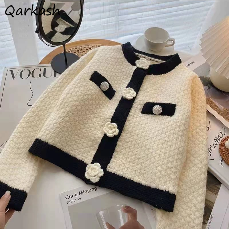 Cardigan Women Vintage Tops Loose Fashion Baggy Knitwear BF Long Sleeve Sweaters Elegant All-match Outerwear Chic New
Cardigan Women Vintage Tops Loose Fashion Baggy Knitwear BF Long Sleeve Sweaters Elegant All-match Outerwear Chic New