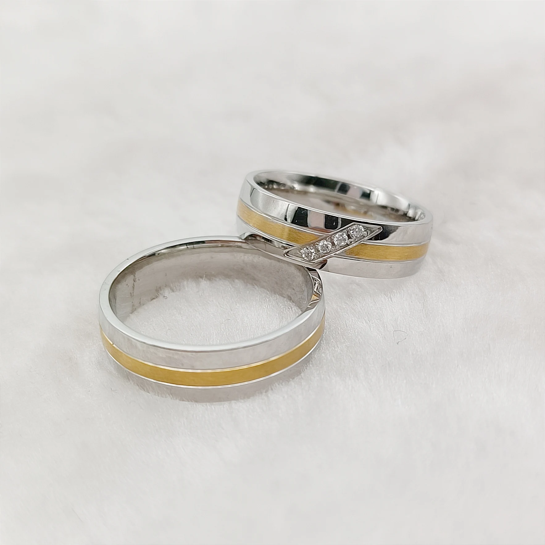 

Unique Two Tone Bicolor Promise Wedding Bands Rings Sets For Men and Women Gold Plated Titanium Jewery Couples Ring