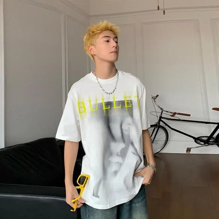 2024 new American trendy retro brand printed short-sleeved T-shirt street loose couple Korean style fashionable and handsome top
2024 new American trendy retro brand printed short-sleeved T-shirt street loose couple Korean style fashionable and handsome top