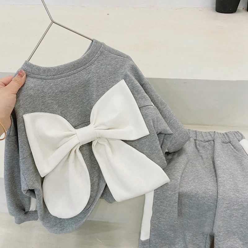 Ins Girls baby Korea Autumn Winter Clothes Wew Western Style Sweet Stitching Personality Big Bow Terry Cotton Sweat Suit TZ076
Ins Girls baby Korea Autumn Winter Clothes Wew Western Style Sweet Stitching Personality Big Bow Terry Cotton Sweat Suit TZ076