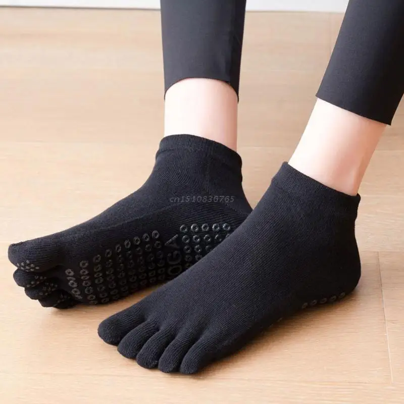 Women Men Grippy Yoga Crew Socks with Grippers Solid Color 5 Toe Separator Non Slip Sticky Hosiery for Barre Pilates Dance
Women Men Grippy Yoga Crew Socks with Grippers Solid Color 5 Toe Separator Non Slip Sticky Hosiery for Barre Pilates Dance