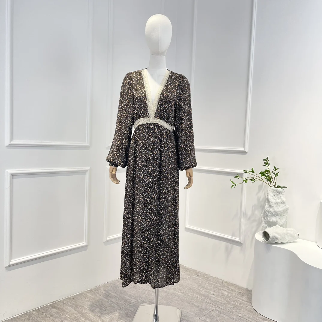 2023 High Quality Vintage Floral Printing Hollow Out Patchwork V-neck Waist Midi Dress for Ladies
2023 High Quality Vintage Floral Printing Hollow Out Patchwork V-neck Waist Midi Dress for Ladies