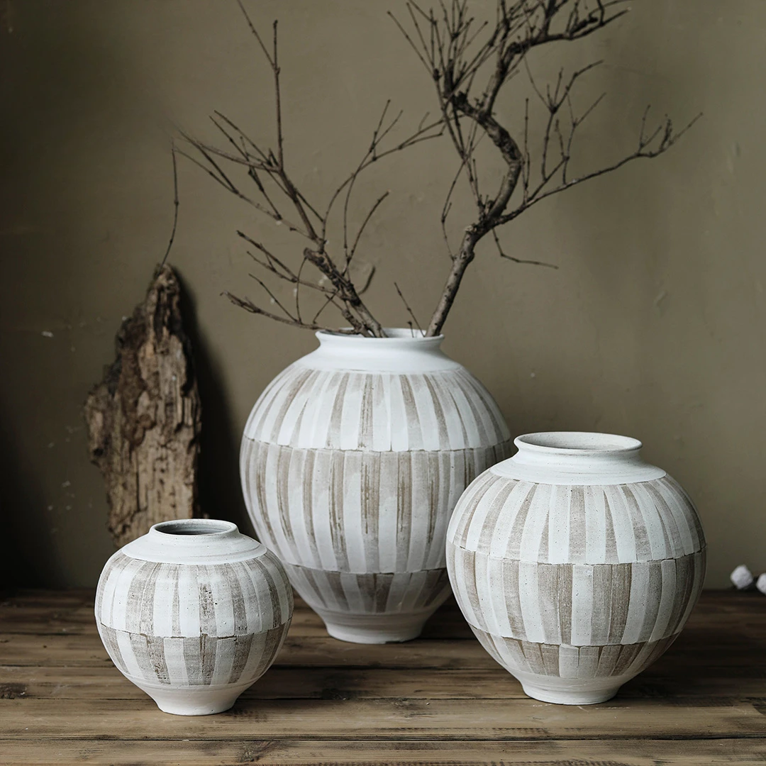 The product can be customized.Vintage rough pottery, pure hand-painted ceramic vase, artist's light luxury, Chinese style
The product can be customized.Vintage rough pottery, pure hand-painted ceramic vase, artist's light luxury, Chinese style