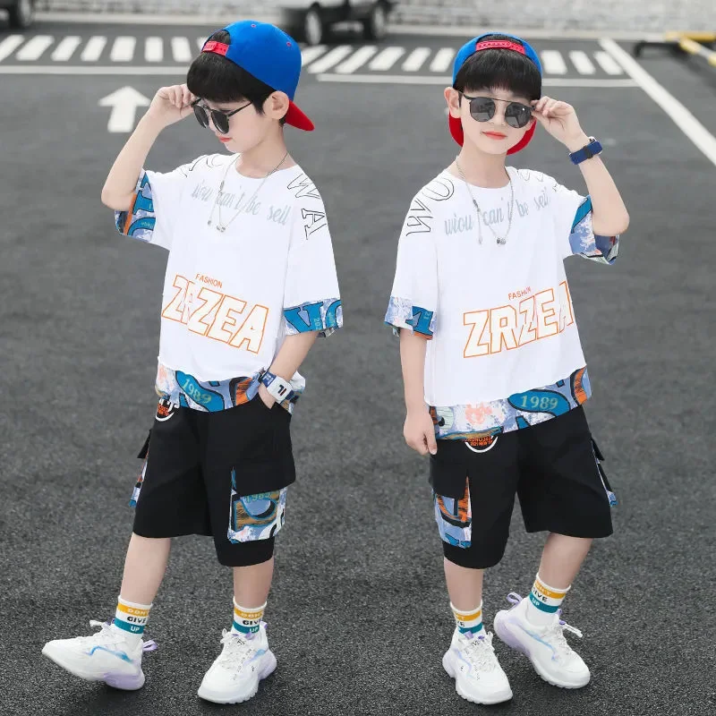 Cartoon Letters Patchwork Boys Clothing Sets Children'S Clothes For Summer 2023 New Fashion O-Neck T-Shirt 2 Pieces Suits
Cartoon Letters Patchwork Boys Clothing Sets Children'S Clothes For Summer 2023 New Fashion O-Neck T-Shirt 2 Pieces Suits