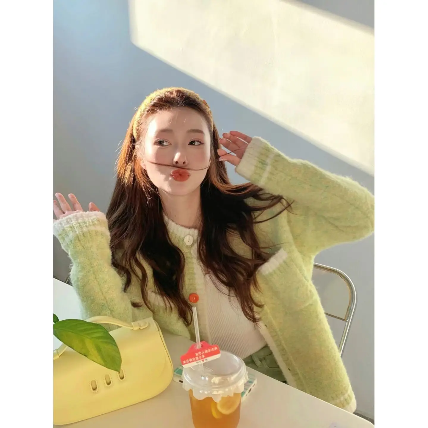 Женский винтажный кардиган на пуговицах, Свободный вязаный свитер с длинным рукавом, корейский стиль, Q29
Женский винтажный кардиган на пуговицах, Свободный вязаный свитер с длинным рукавом, корейский стиль, Q29