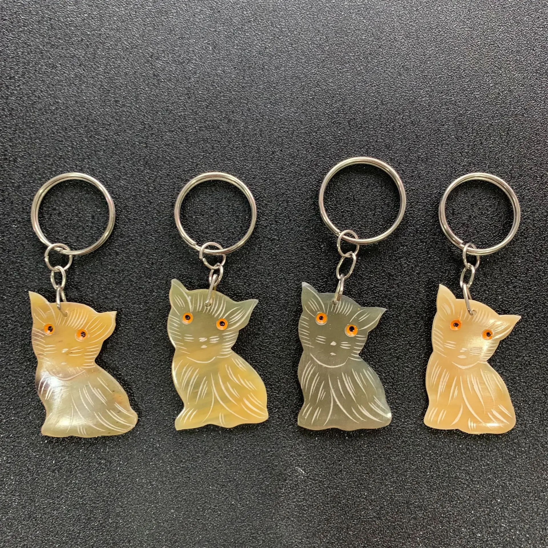 Natural Buffalo Horn Pendant Kitten Pendant Handicraft Buffalo Horn Ornaments
Natural Buffalo Horn Pendant Kitten Pendant Handicraft Buffalo Horn Ornaments