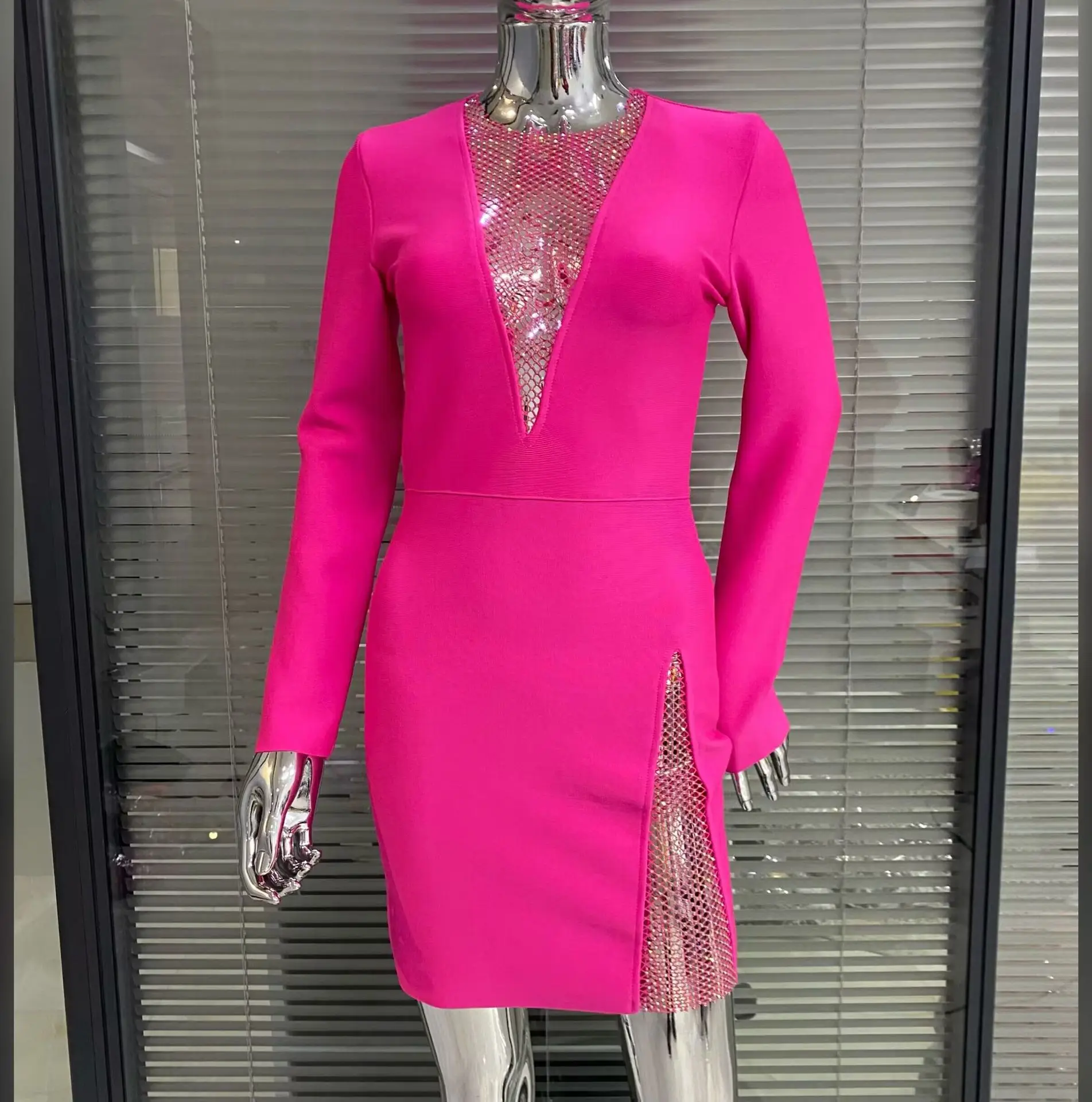 The New Summer 3 Colors Sexy Long Sleeve Package Hip Mini Dress Rayon Bandge Celebrate Nightclub Party Dress High Quality
The New Summer 3 Colors Sexy Long Sleeve Package Hip Mini Dress Rayon Bandge Celebrate Nightclub Party Dress High Quality