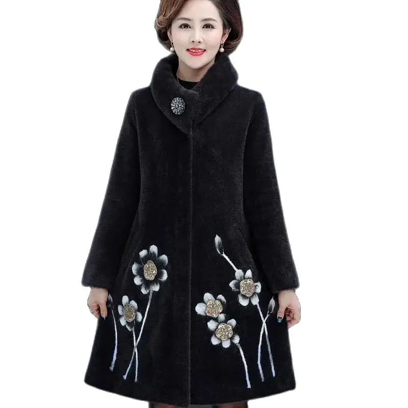 

Mom's New Mink Velvet Jacket: Middle-aged And Elderly Women's Clothes In Winter Are Foreign And Noble With Cotton Wool Coat For