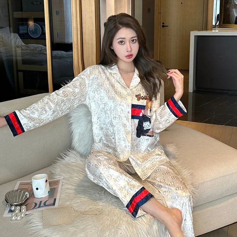 Autumn Women Pajamas Sets Gold Velvet Pjs Cartoon Sleepwear Letter Print Homewear Girl Pijamas Mujer Pyjama
Autumn Women Pajamas Sets Gold Velvet Pjs Cartoon Sleepwear Letter Print Homewear Girl Pijamas Mujer Pyjama