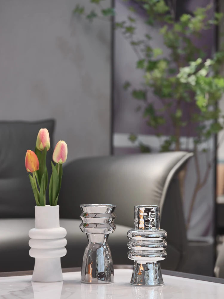 Белая керамическая декоративная ваза в скандинавском стиле, Цветочная композиция для гостиной, креативная Современная Цветочная посуда
Белая керамическая декоративная ваза в скандинавском стиле, Цветочная композиция для гостиной, креативная Современная Цветочная посуда