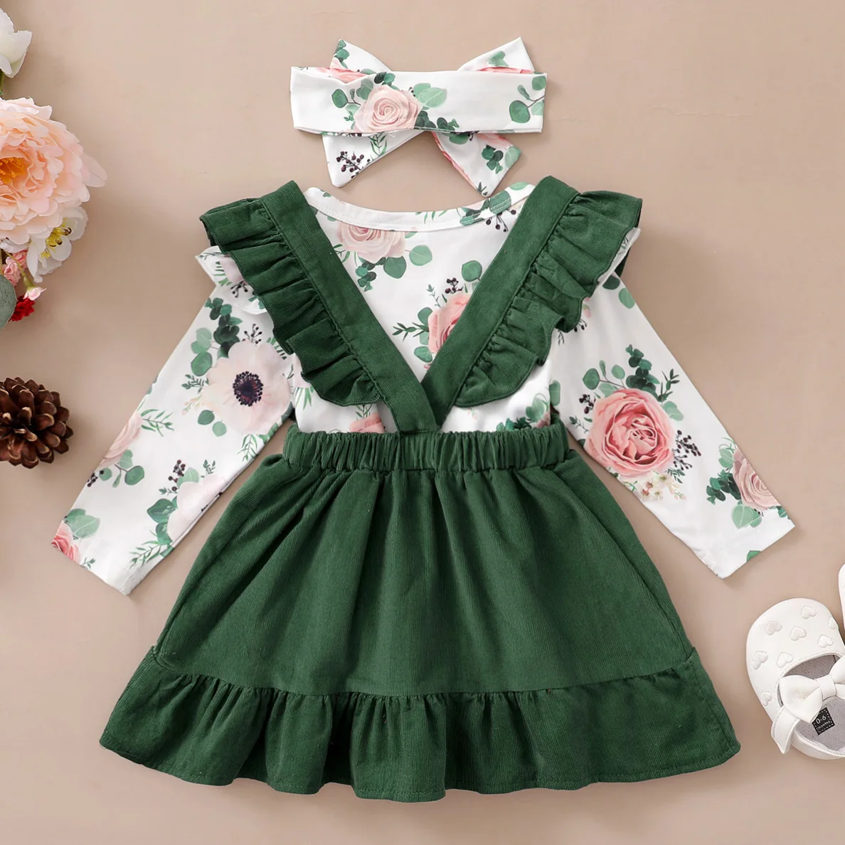Conjunto 3 peças floral body + jardineira + bandana para bebê Conjunto 3 peças floral body + jardineira + bandana para bebê