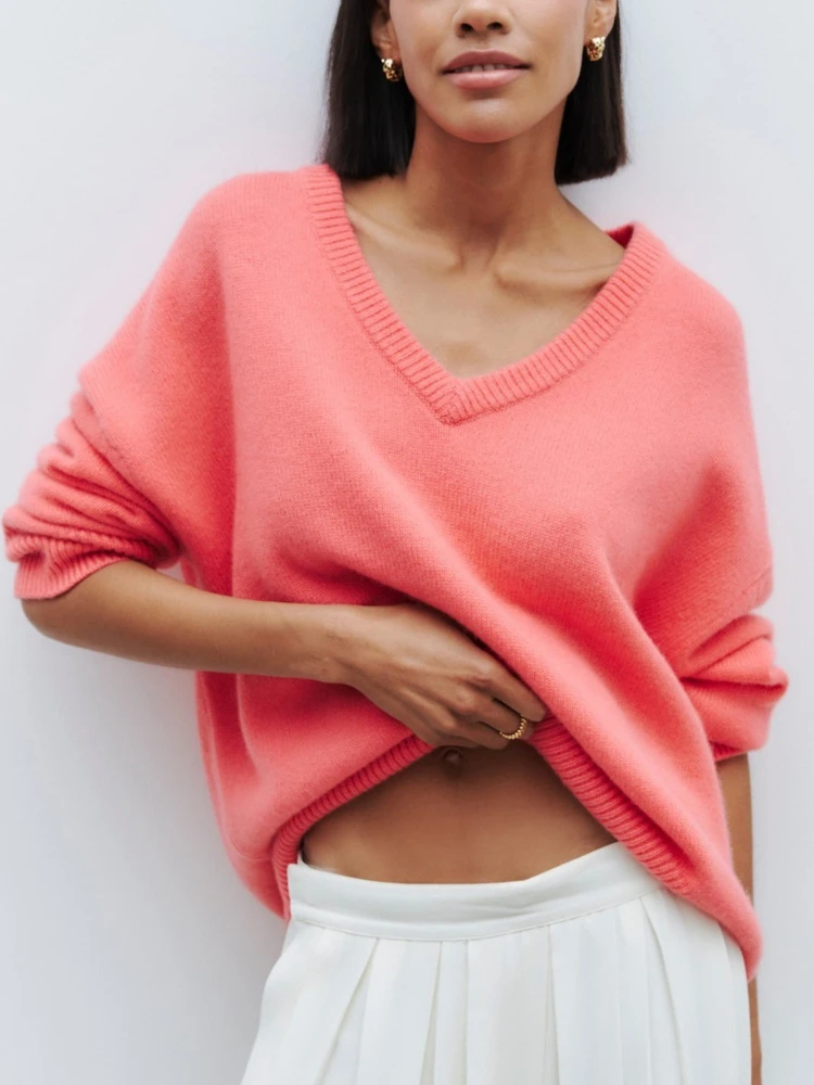 2023 Fashion Winter Solid Color Casual Knitted Top Autumn New V-neck Loose Long Sleeve Women's Sweater Pullover Knitwears 29024
2023 Fashion Winter Solid Color Casual Knitted Top Autumn New V-neck Loose Long Sleeve Women's Sweater Pullover Knitwears 29024