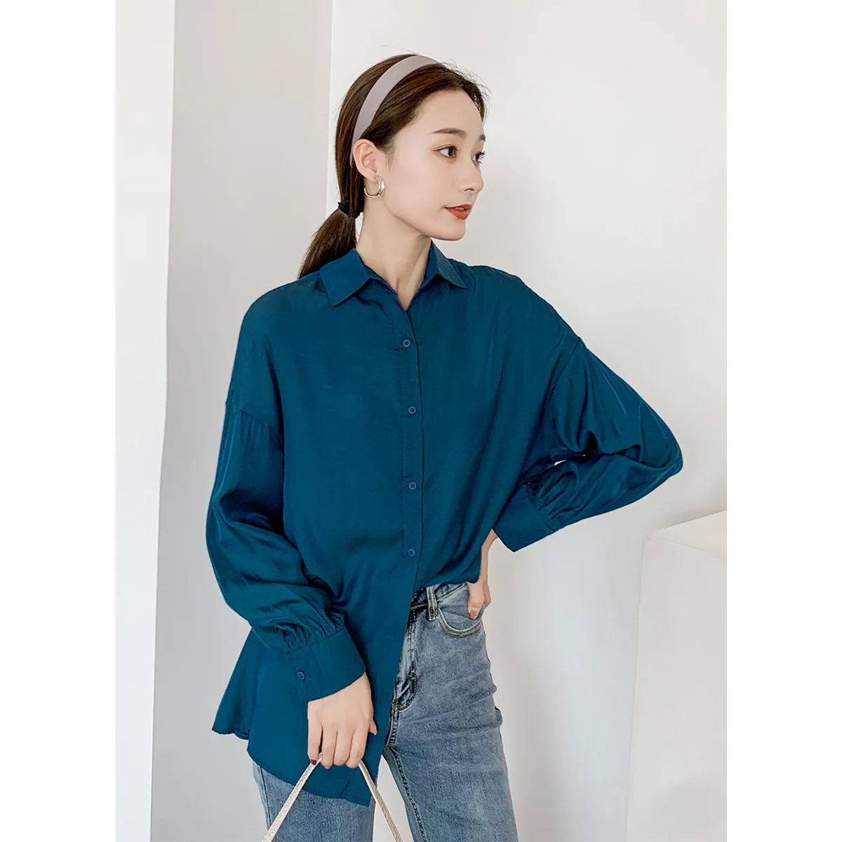 Simple Solid Color Women Shirt Summer All-match Loose Thin Long Sleeve Turn-down Collar Single Breasted Asymmetrical Cozy Blouse
Simple Solid Color Women Shirt Summer All-match Loose Thin Long Sleeve Turn-down Collar Single Breasted Asymmetrical Cozy Blouse