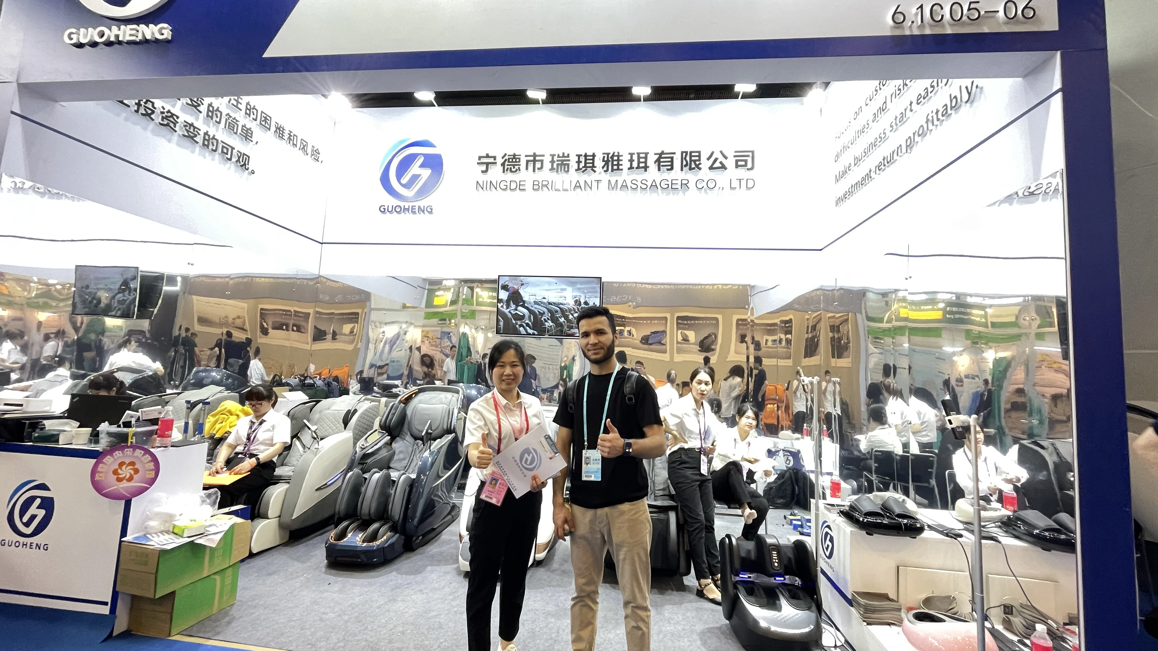 2024 Luxury Shiatsu Zero Gravity Massager Chair SL Track 4D Full Body Massager Chair Touch Massage Chair