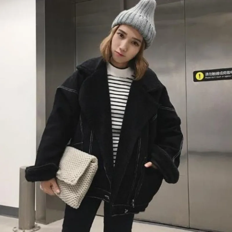 2022 New Winter Korean Version Coat For Women Loose Bat Sleeve Single Breasting Plush Lambhair Jackets Free Shipping
2022 New Winter Korean Version Coat For Women Loose Bat Sleeve Single Breasting Plush Lambhair Jackets Free Shipping