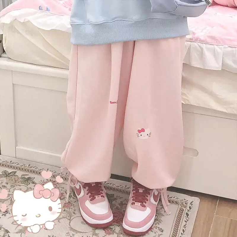 Y2K Hello Kitty Trousers Sanrioed Kawaii Anime Autumn Pants Loose Large Size Sweatpants Hip Hop Harajuku Casual Girl Student
Y2K Hello Kitty Trousers Sanrioed Kawaii Anime Autumn Pants Loose Large Size Sweatpants Hip Hop Harajuku Casual Girl Student
