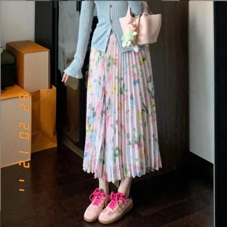 

Women Pink Fragmented Floral Pleated Skirt Spring Summer 2024 New Style Printed High Waisted Slimming Large Hem Skirt
