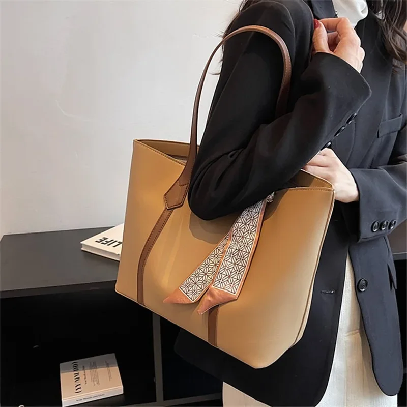 2024Fashion Trend New Women's Bag Retro Commuting To Work Tote Bag Exquisite Versatile Shoulder Bag High-quality Texture Handbag
2024Fashion Trend New Women's Bag Retro Commuting To Work Tote Bag Exquisite Versatile Shoulder Bag High-quality Texture Handbag