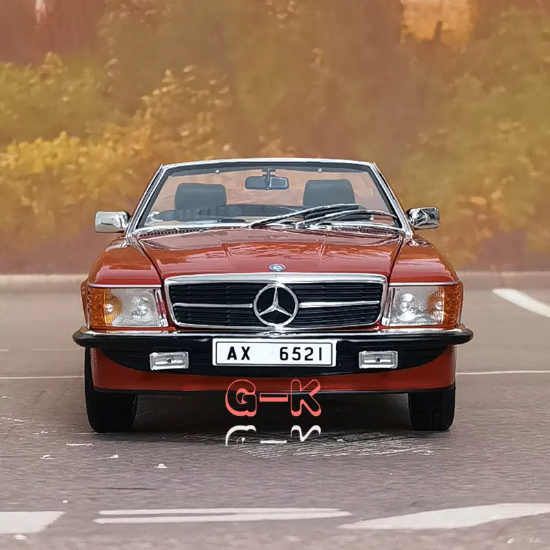 NOREV 1:18 For Mercedes Benz 350SL 1986 Bruce Lee convertible sports car alloy car model 
NOREV 1:18 For Mercedes Benz 350SL 1986 Bruce Lee convertible sports car alloy car model