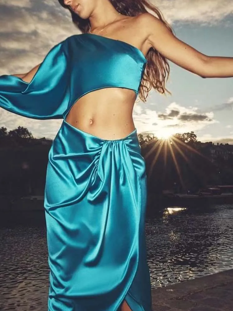 Autumn new women's fashion European and American versatile trendy asymmetric silk satin texture dress
Autumn new women's fashion European and American versatile trendy asymmetric silk satin texture dress