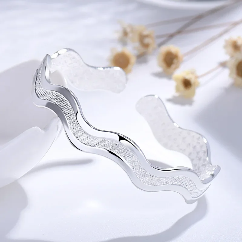 925 Sterling Silver Elegant Frosted Wave Star River Bracelets Bangles for Women Jewelry Fashion Party Wedding Accessories Gifts
925 Sterling Silver Elegant Frosted Wave Star River Bracelets Bangles for Women Jewelry Fashion Party Wedding Accessories Gifts