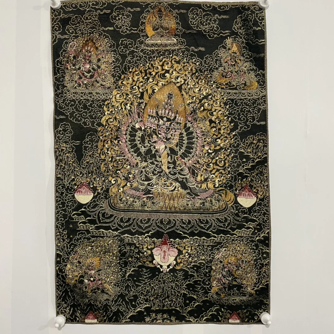 35" Thangka embroidery Tibetan Buddhism silk embroidery Yamāntaka Bull Head Ming Wang Four Vajra Buddhas Thangka hanging screen
35" Thangka embroidery Tibetan Buddhism silk embroidery Yamāntaka Bull Head Ming Wang Four Vajra Buddhas Thangka hanging screen
