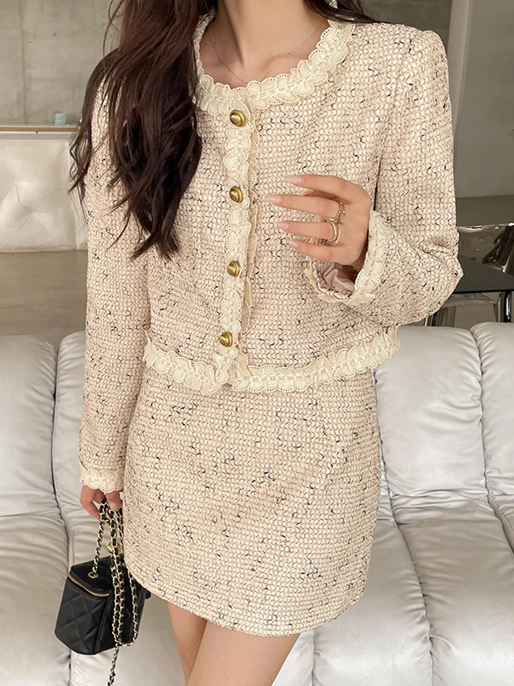 Korean Fashion Women Elegant Sweet Lace Splicing Tweed Suit Long Sleeve Jacket Coat & Mini Skirts Two Piece Set Matching Outfits
Korean Fashion Women Elegant Sweet Lace Splicing Tweed Suit Long Sleeve Jacket Coat & Mini Skirts Two Piece Set Matching Outfits