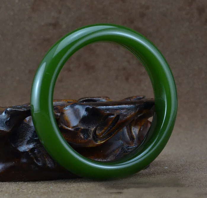 Natural Hetian Jade Jade Bracelet Ladies Spinach Green Fashion Simple Bracelet Jewelry
Natural Hetian Jade Jade Bracelet Ladies Spinach Green Fashion Simple Bracelet Jewelry