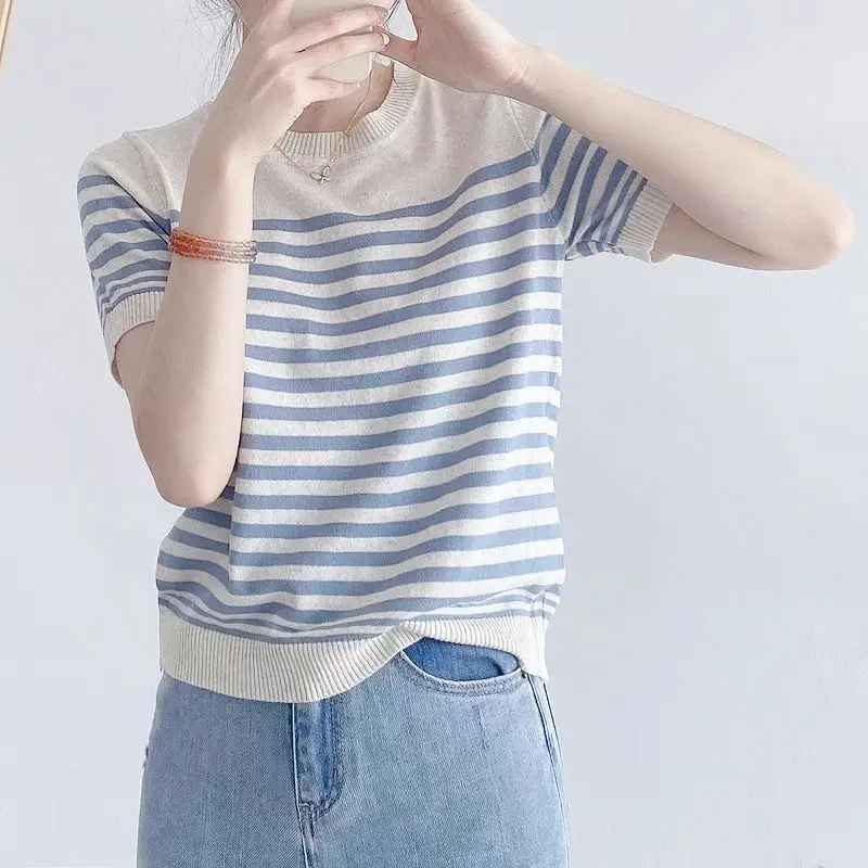Pullover Round Neck Striped Ice Silk Short Sleeved Knitted Sweater for Women's 2024 Summer Fashion Splicing Casual Versatile Top
Pullover Round Neck Striped Ice Silk Short Sleeved Knitted Sweater for Women's 2024 Summer Fashion Splicing Casual Versatile Top