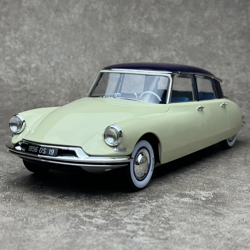 Классическая модель автомобиля из сплава NOREV 1 18 Citroen DS 19 1959 отправляется друзьям праздничный подарок статическое украшение
Классическая модель автомобиля из сплава NOREV 1 18 Citroen DS 19 1959 отправляется друзьям праздничный подарок статическое украшение