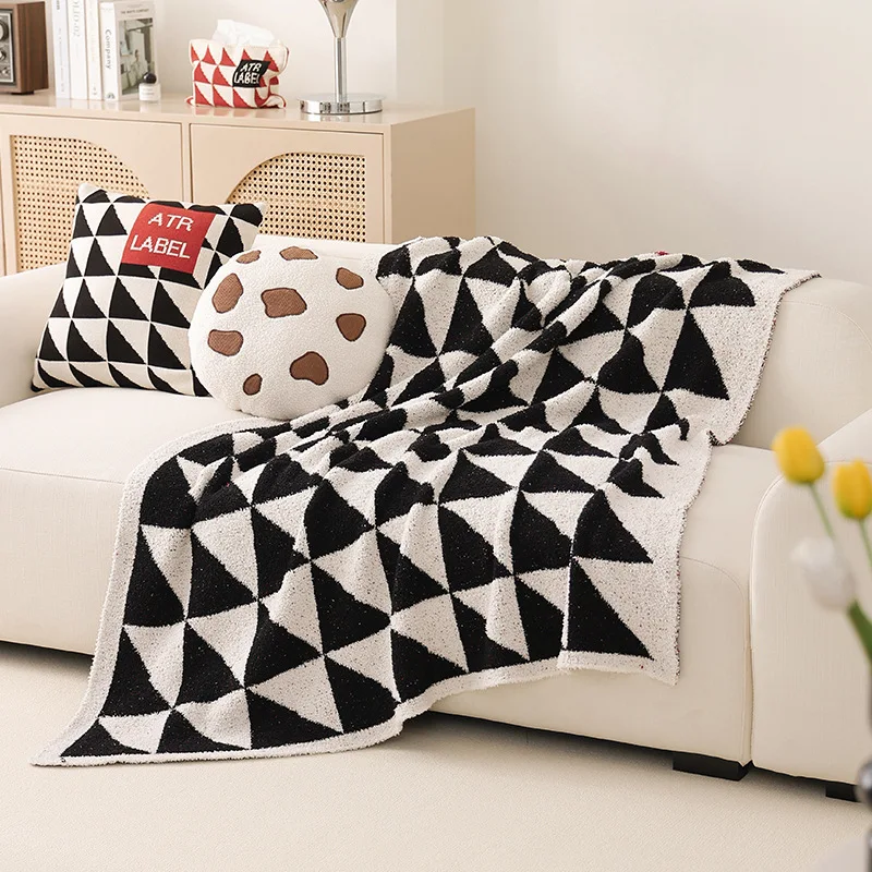 Knitted Blanket Double-sided Velvet Soft Office Bedroom Sofa Nap Blanket Half-side Velvet Kindergarten Air-conditioning Quilt
Knitted Blanket Double-sided Velvet Soft Office Bedroom Sofa Nap Blanket Half-side Velvet Kindergarten Air-conditioning Quilt