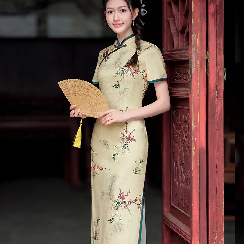 2023 Summer Improved Cheongsam Literary Elegant Chinese Traditional Style Vintage Photo Skirt Evening Dress Qipao for Women 
2023 Summer Improved Cheongsam Literary Elegant Chinese Traditional Style Vintage Photo Skirt Evening Dress Qipao for Women