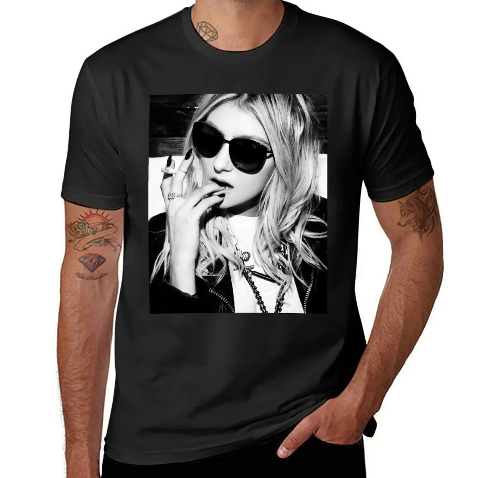New Taylor Momsen Black White T-Shirt sublime t shirt Blouse funny t shirts graphics t shirt men graphic t shirts
New Taylor Momsen Black White T-Shirt sublime t shirt Blouse funny t shirts graphics t shirt men graphic t shirts