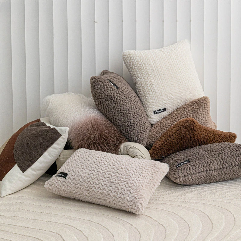 Nordic wave pattern faux rabbit hair pillow cover for living room sofa, cat feeling cushion, homestay waist pillow, white gray
Nordic wave pattern faux rabbit hair pillow cover for living room sofa, cat feeling cushion, homestay waist pillow, white gray