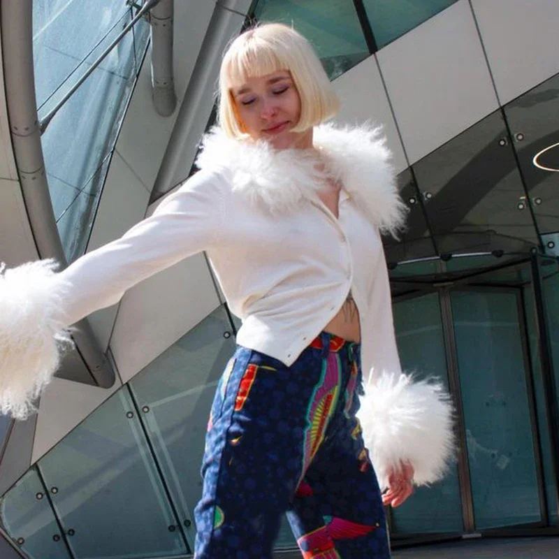 Women's Single-breasted Elegant HighStreet Long-sleeved Top New Large Fur Collar Faux Fur Decoration Cute Y2K Cardigan Jacket
Women's Single-breasted Elegant HighStreet Long-sleeved Top New Large Fur Collar Faux Fur Decoration Cute Y2K Cardigan Jacket