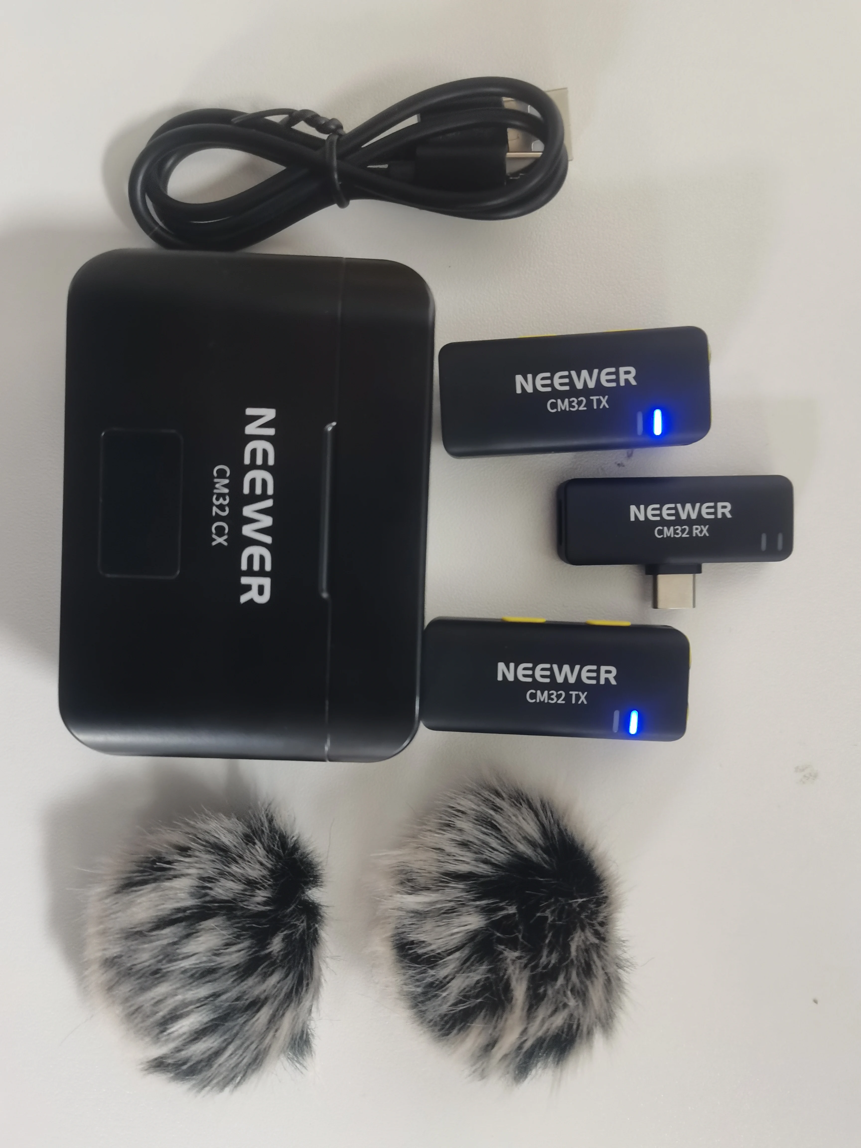 

Набор беспроводных петличных микрофонов NEEWER для типа C, двойные всенаправленные конденсаторные микрофоны, шумоподавление, 2 клипсы на микрофоне