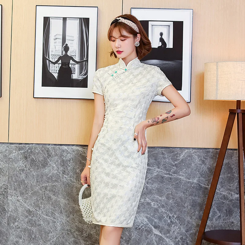 Yourqipao 2023 Summer Lace Edge Improved Cheongsam Retro Performance Qipao Chinese Traditional Style Evening Dress for Women
Yourqipao 2023 Summer Lace Edge Improved Cheongsam Retro Performance Qipao Chinese Traditional Style Evening Dress for Women