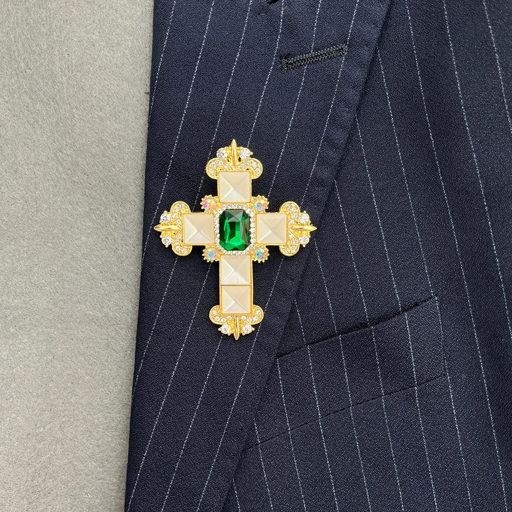 Unisex Retro courtCross Crystal white Brooches For Male Female Lover Shirt Suit Pin Anime Brooche Vintage Broches
Unisex Retro courtCross Crystal white Brooches For Male Female Lover Shirt Suit Pin Anime Brooche Vintage Broches