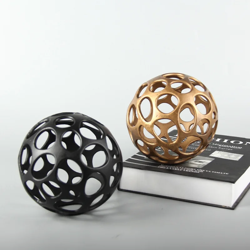 Creative Metal Hollow Ball Decorative Crafts, Minimalist Art Geometry, Circular Sphere Sculpture, Living Room Decoration
Creative Metal Hollow Ball Decorative Crafts, Minimalist Art Geometry, Circular Sphere Sculpture, Living Room Decoration