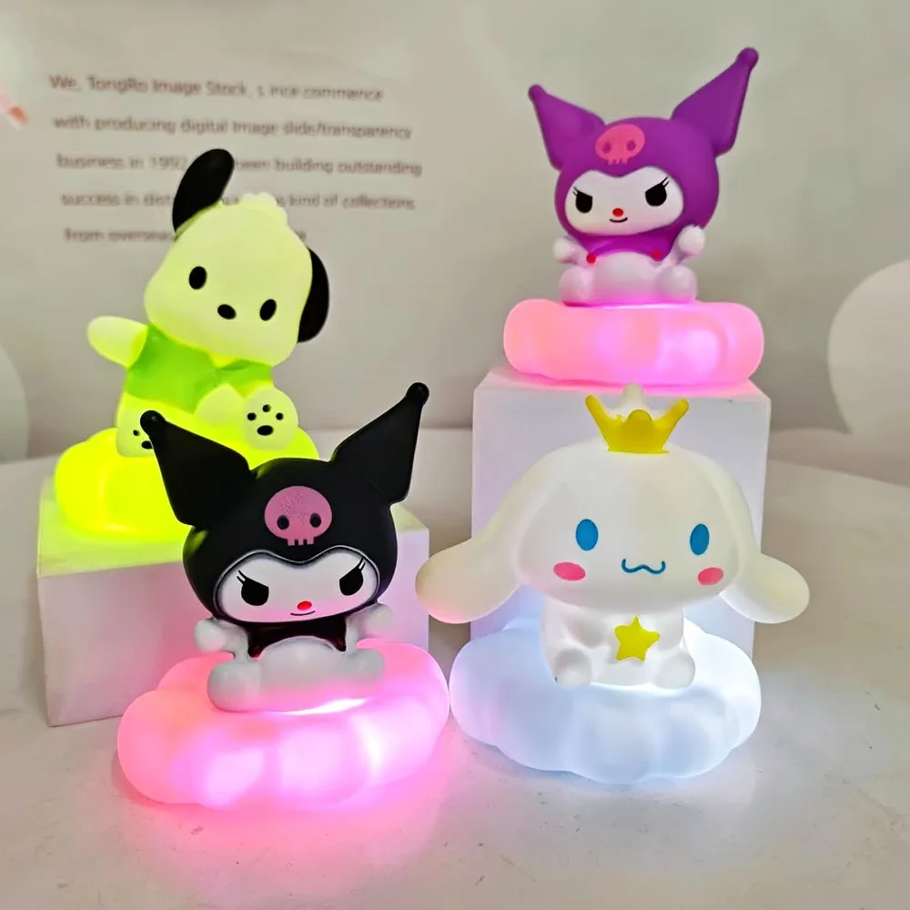 Sanrio мультфильм Kuromi Cinnamoroll почтовый ночник милая девушка светящаяся настольная лампа зажим лампа декоративное украшение кукла подарок
Sanrio мультфильм Kuromi Cinnamoroll почтовый ночник милая девушка светящаяся настольная лампа зажим лампа декоративное украшение кукла подарок