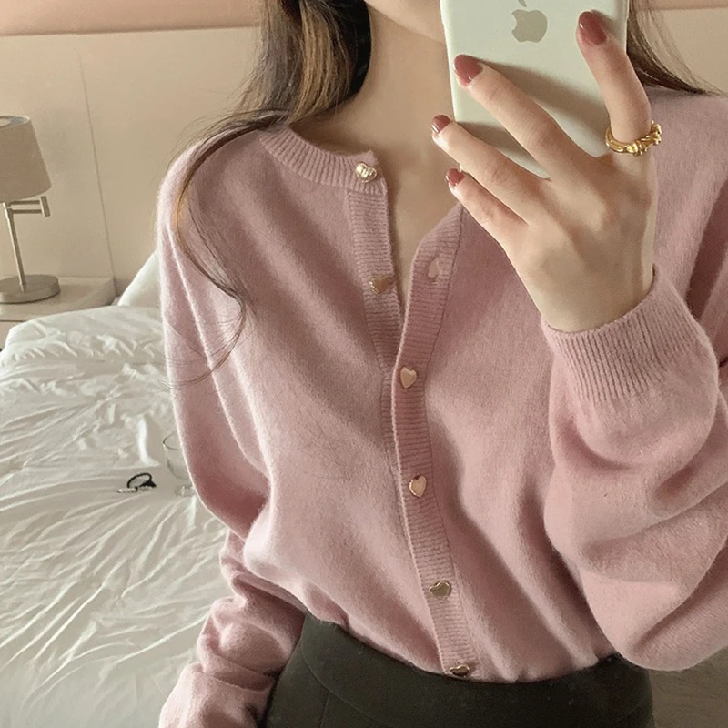 Korean Golden Heart Buttons Autumn Sweater Women Long Sleeve Casual Knitted Jumpers Thin Cashmere Knitwear Cardigans Pink Sweet
Korean Golden Heart Buttons Autumn Sweater Women Long Sleeve Casual Knitted Jumpers Thin Cashmere Knitwear Cardigans Pink Sweet