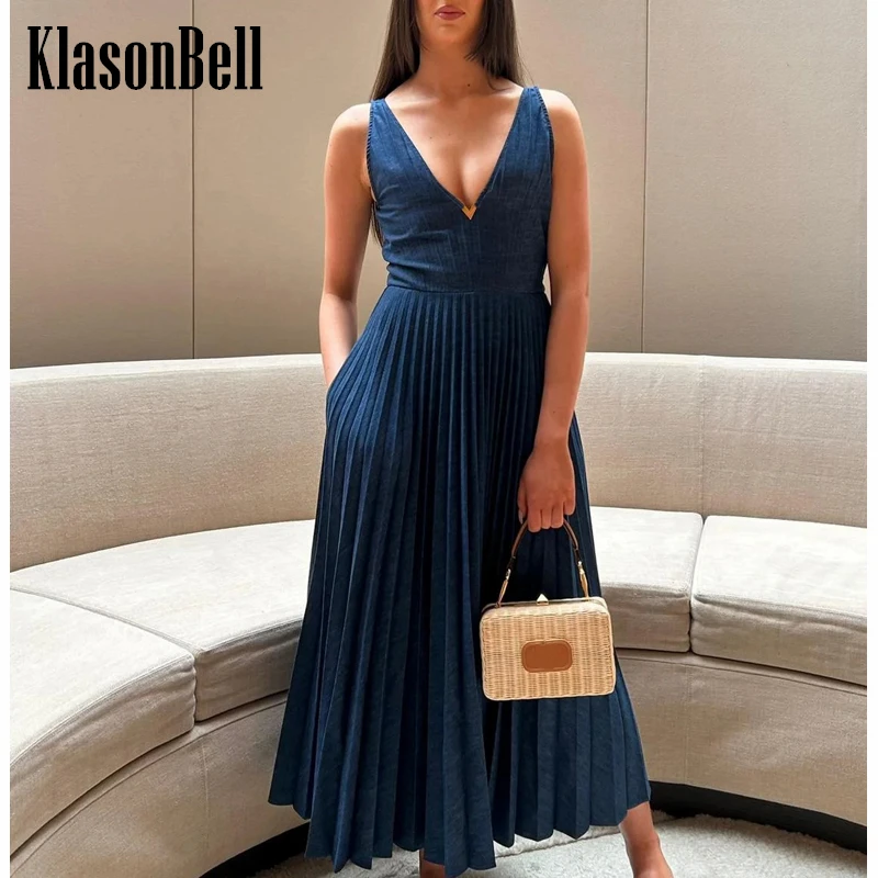 4.10 KlasonBell Metal Letter Design High Waist Tank Denim Dress Women Elegant Temperament V-Neck Sleeveless Pleated Dress
4.10 KlasonBell Metal Letter Design High Waist Tank Denim Dress Women Elegant Temperament V-Neck Sleeveless Pleated Dress